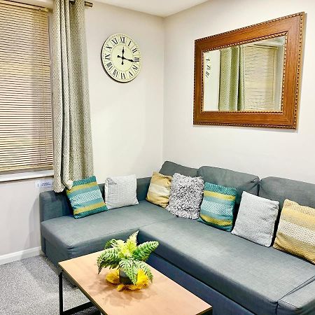 Ar-Rahman, 1 Bed Room And 1 Living Room Apartment Dartford Luaran gambar
