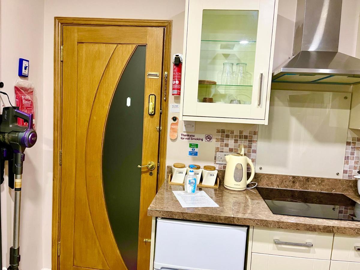 Ar-Rahman, 1 Bed Room And 1 Living Room Apartment Dartford Luaran gambar
