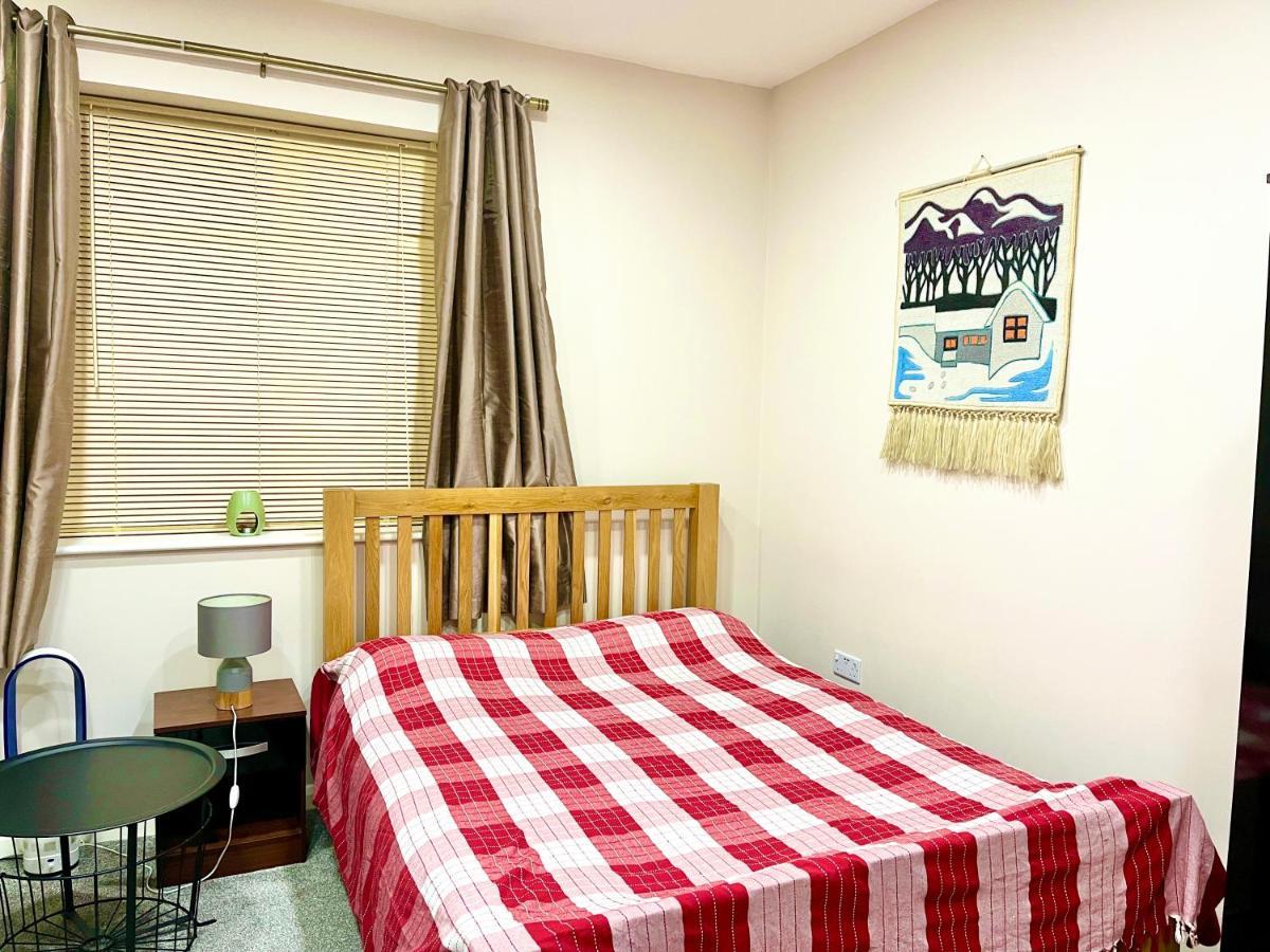 Ar-Rahman, 1 Bed Room And 1 Living Room Apartment Dartford Luaran gambar